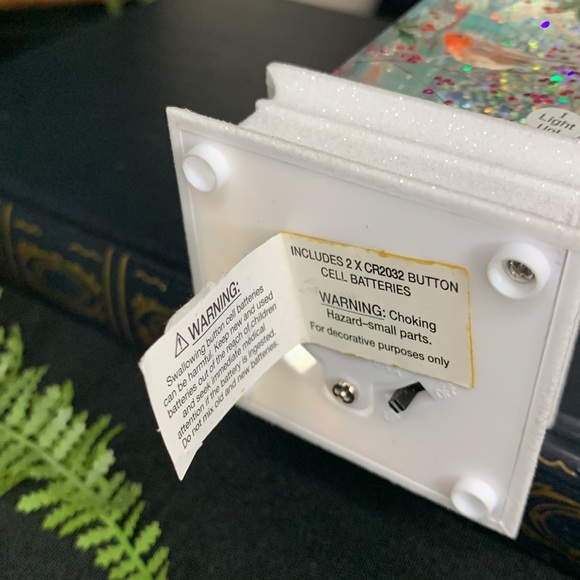 Beautiful GANZ led light up bird house shimmering glittery Christmas ornament - Picture 9 of 9